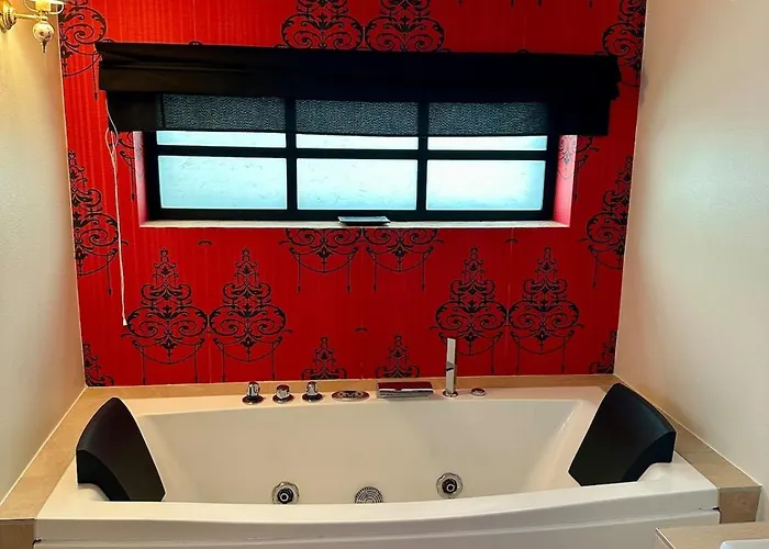 Highlife Luxury Two 아파트 *